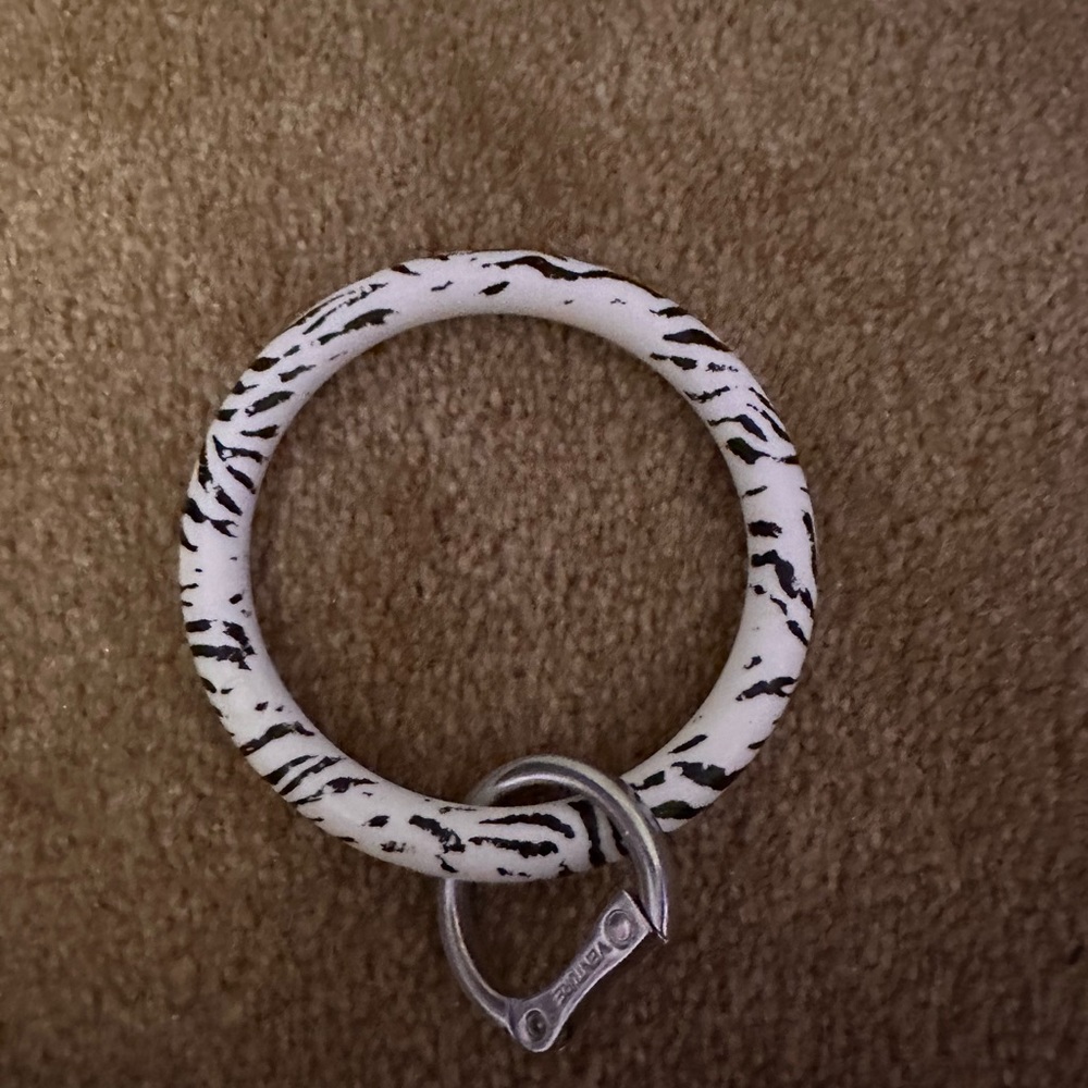 O Venture Keychain zebra print
